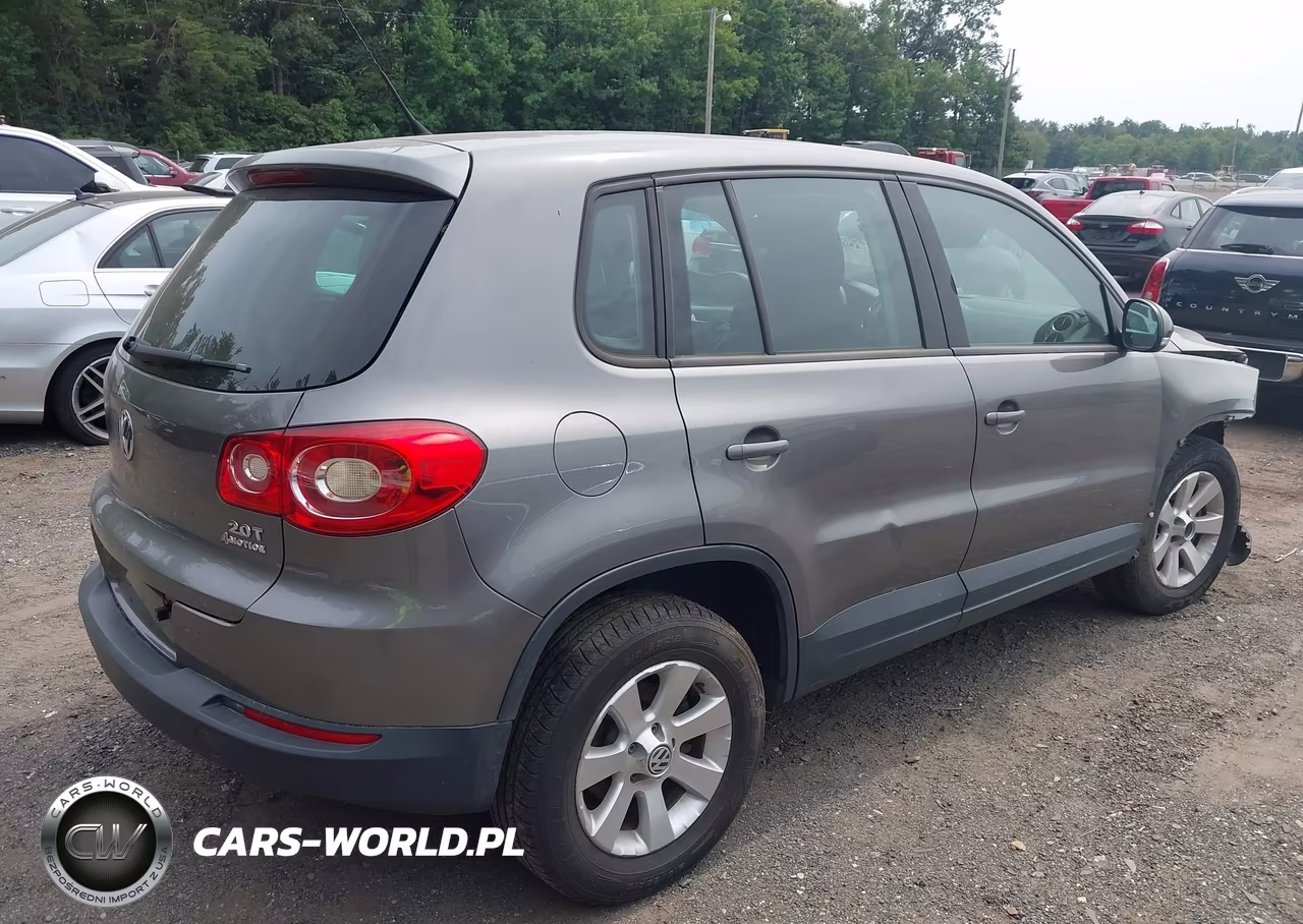 2010 Volkswagen Tiguan S VIN:WVGBV9AX2AW515814 - 4