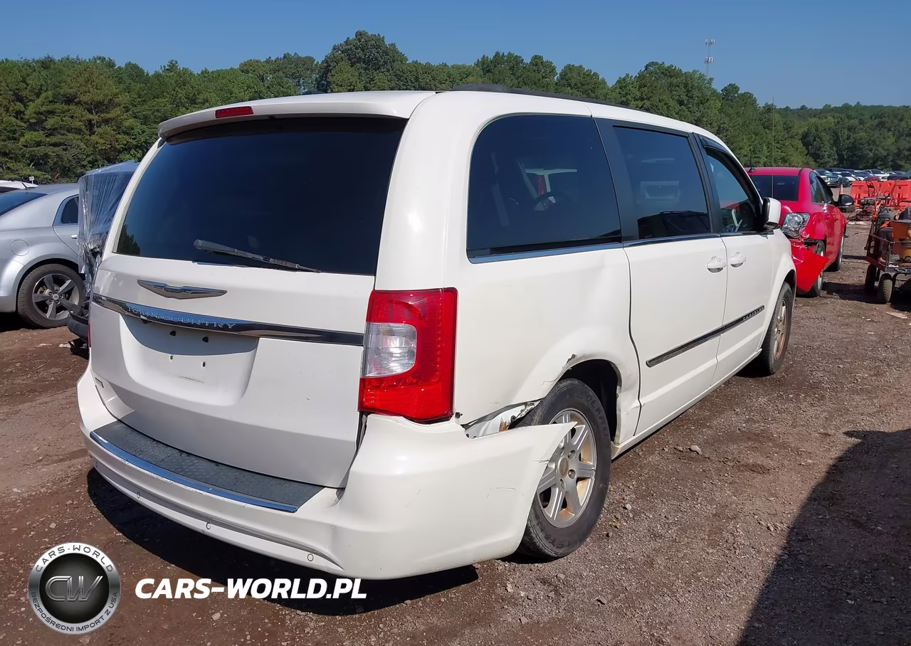 2011 Chrysler Town & Country Touring VIN:2A4RR5DG0BR649267 - 4