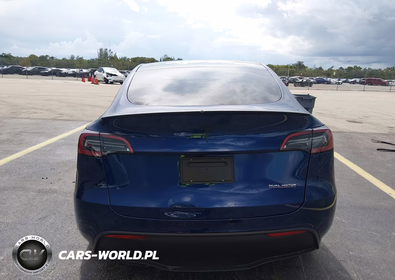 2025 Tesla Model Y Performance Dual Motor All-Wheel Drive VIN:7SAYGDEF0SA347156 - 15
