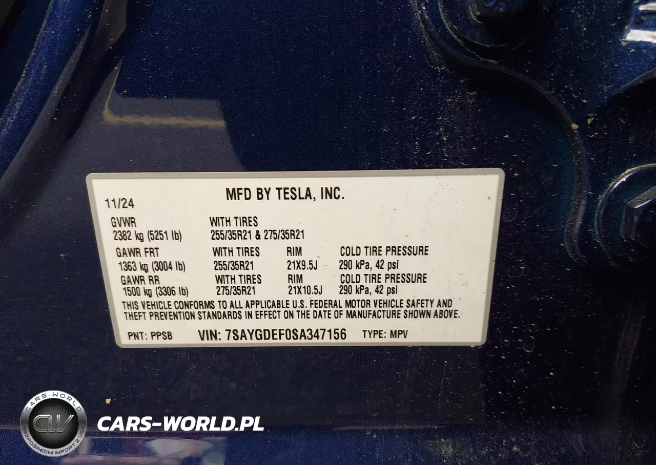 2025 Tesla Model Y Performance Dual Motor All-Wheel Drive VIN:7SAYGDEF0SA347156 - 9