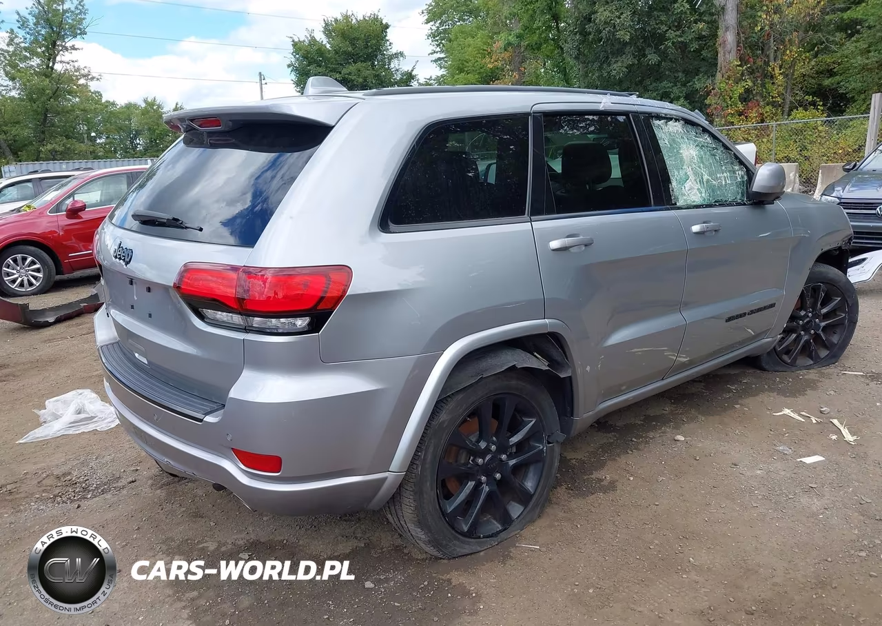 2017 Jeep Grand Cherokee Altitude 4X4 VIN:1C4RJFAG1HC834307 - 4