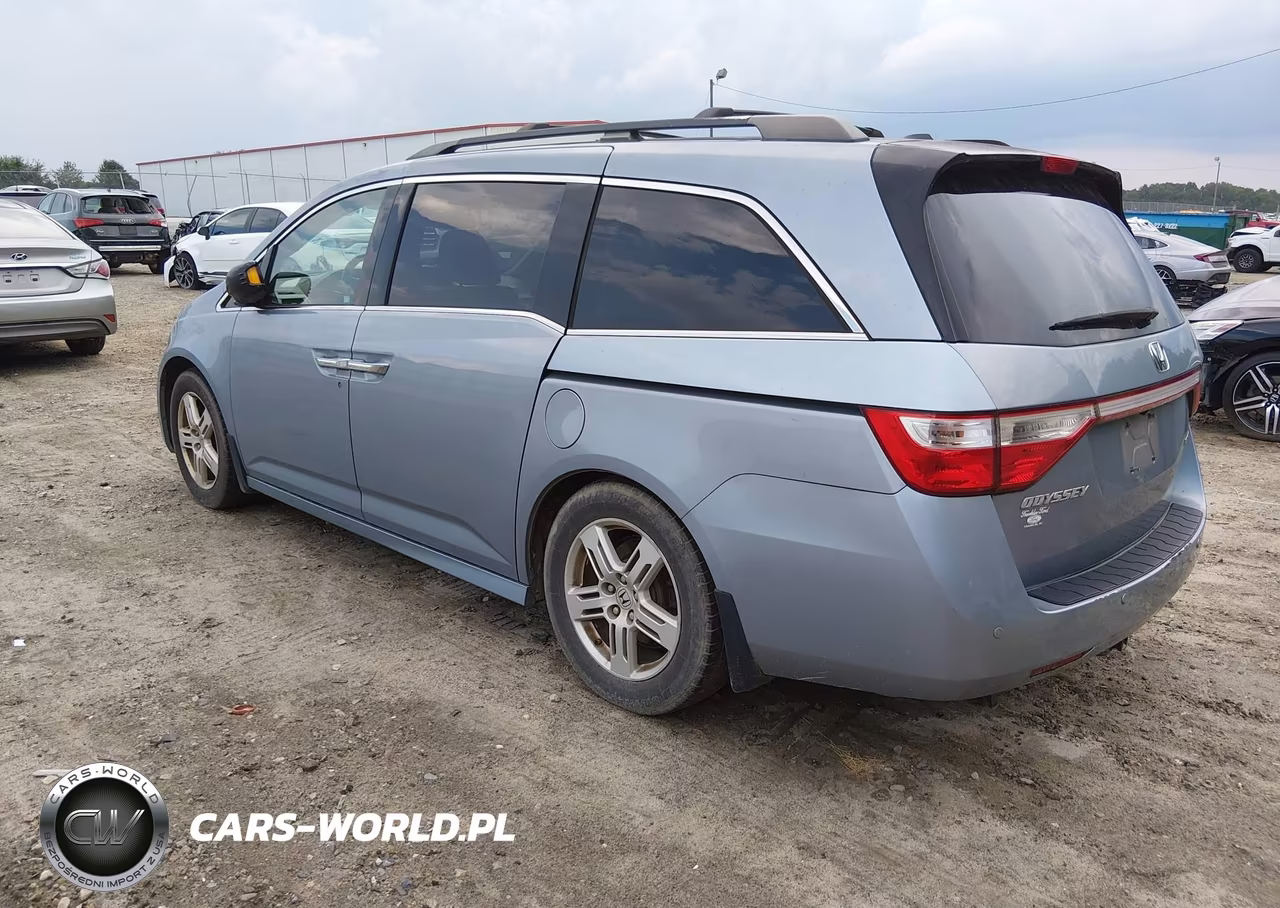 2013 Honda Odyssey Touring-Touring Elite VIN:5FNRL5H93DB026033 - 3