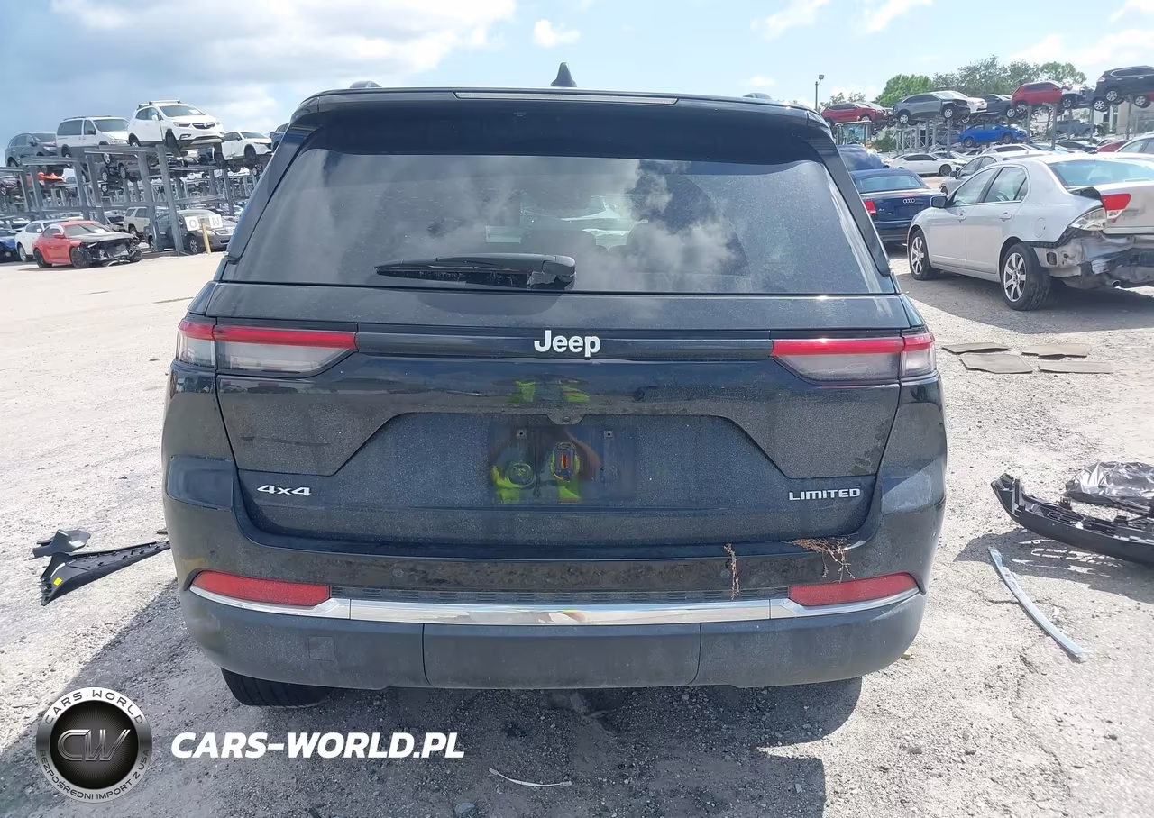 2025 Jeep Grand Cherokee Limited 4X4 VIN:1C4RJHBG0SC318800 - 17