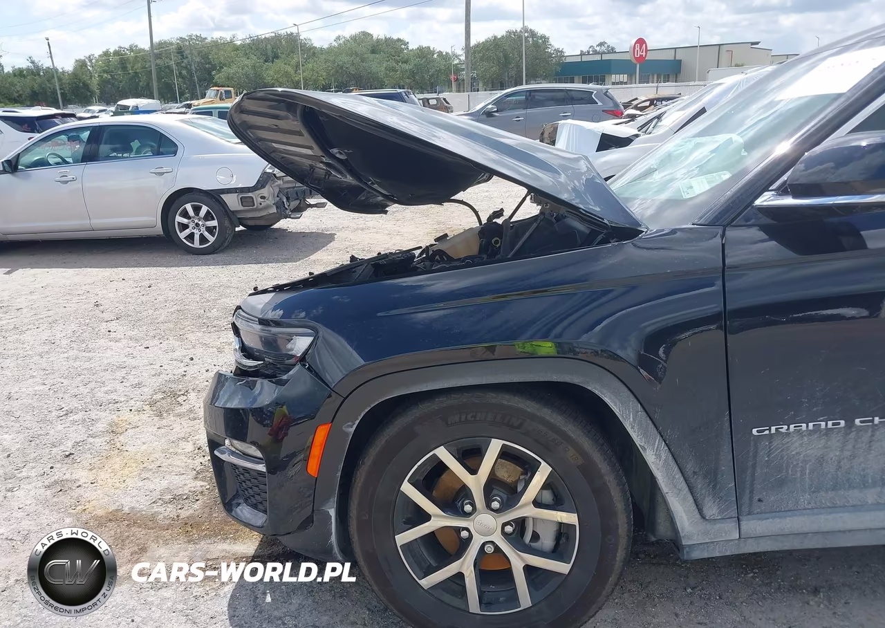 2025 Jeep Grand Cherokee Limited 4X4 VIN:1C4RJHBG0SC318800 - 6