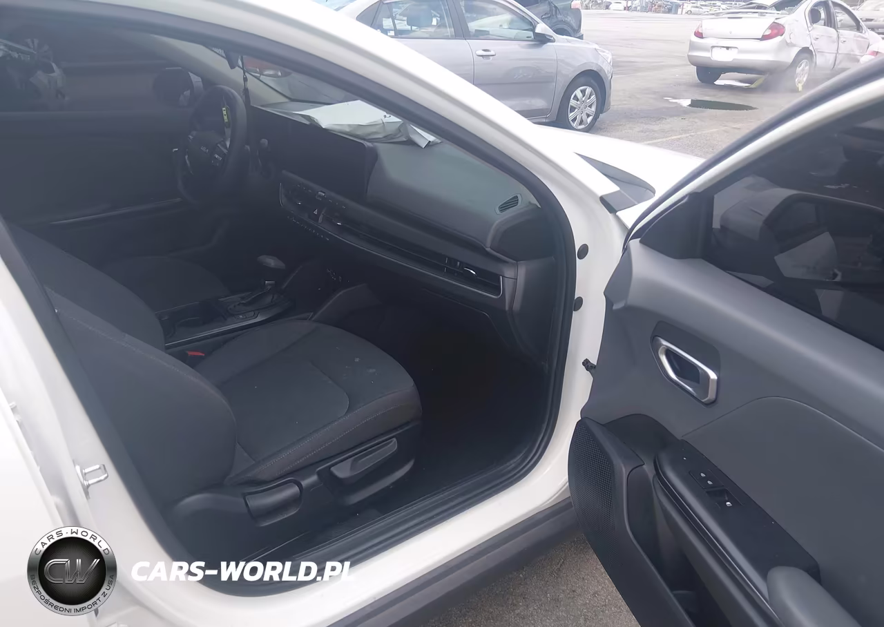 2025 Kia K4 Lx VIN:3KPFT4DE3SE062453 - 5