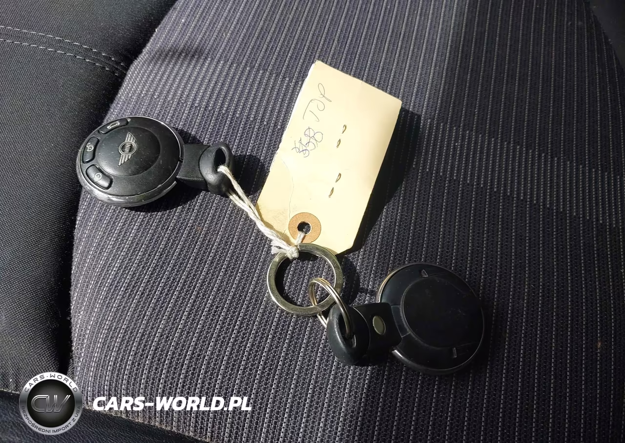 2011 Mini Cooper Countryman VIN:WMWZB3C57BWH94697 - 11