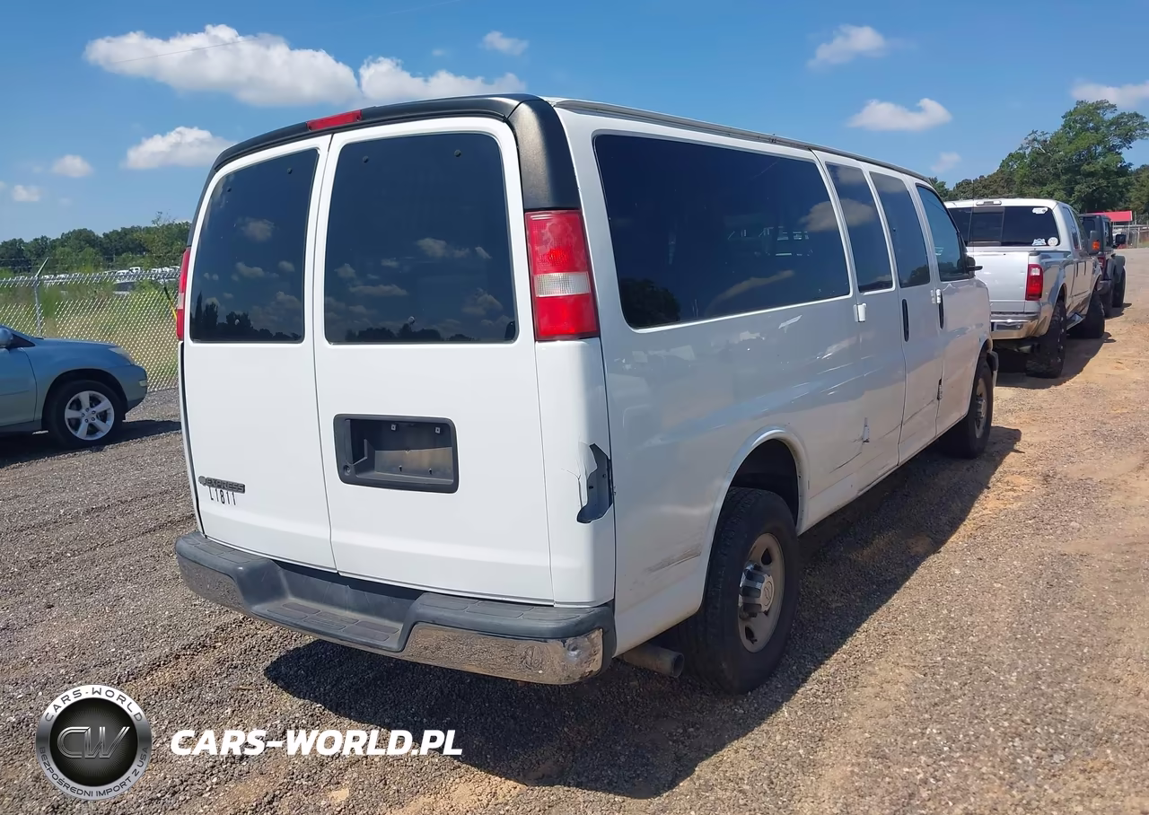 2017 Chevrolet Express 3500 Lt VIN:1GAZGPFG4H1167444 - 4