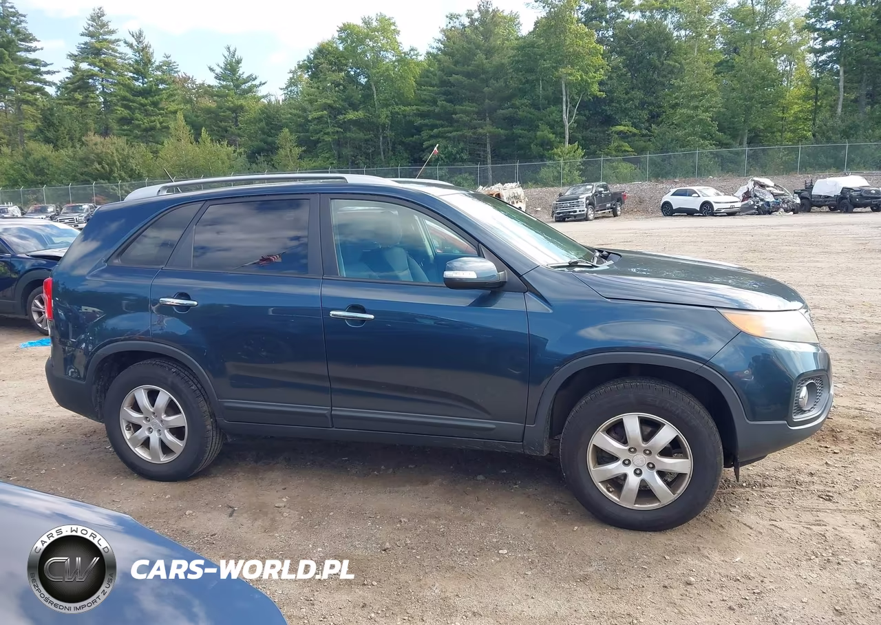 2011 Kia Sorento Lx VIN:5XYKT4A19BG143427 - 13