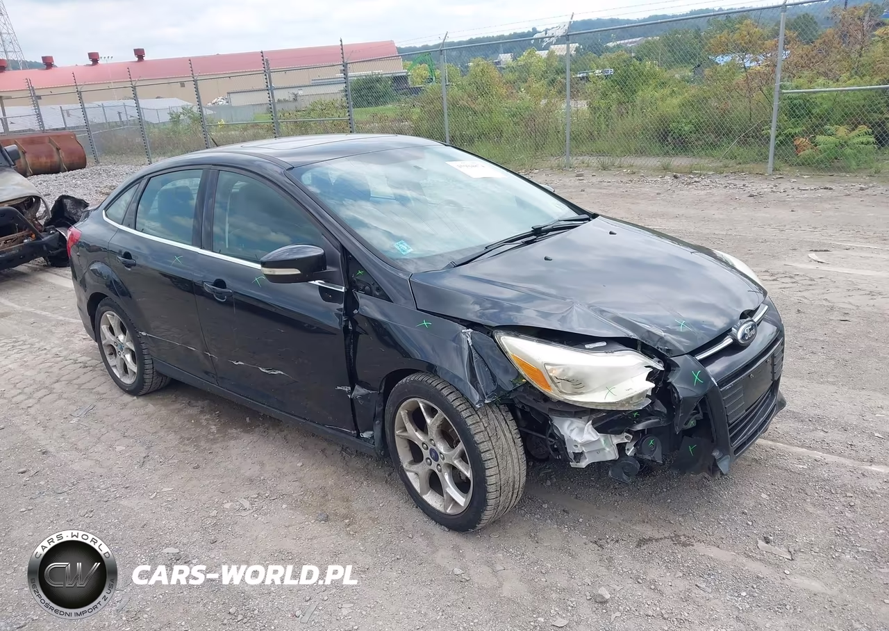 2013 Ford Focus Titanium VIN:1FADP3J26DL121978 - 1