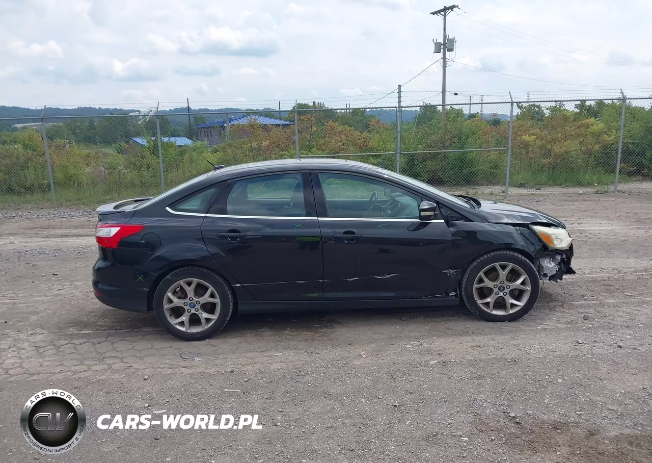 2013 Ford Focus Titanium VIN:1FADP3J26DL121978 - 14
