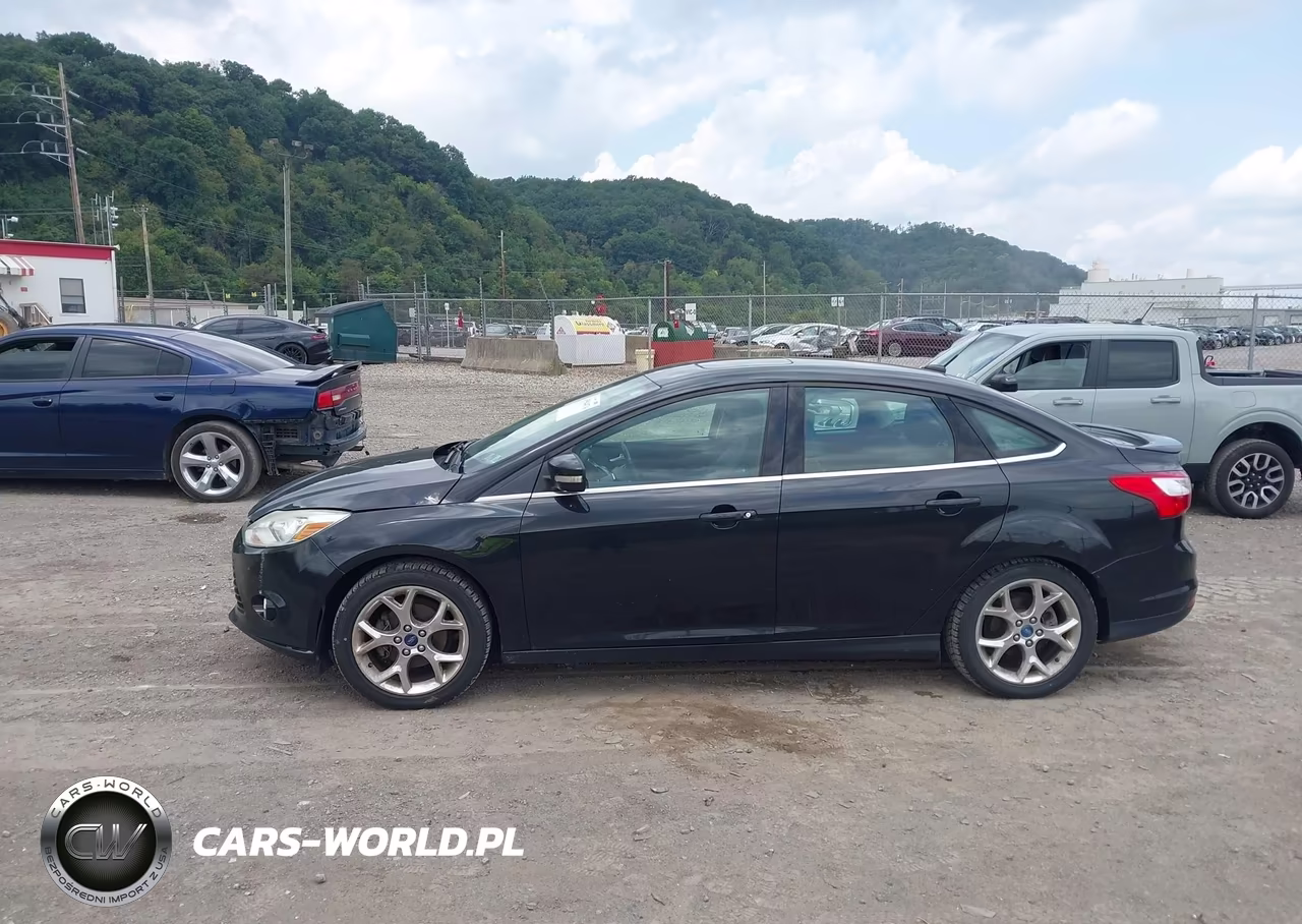 2013 Ford Focus Titanium VIN:1FADP3J26DL121978 - 15