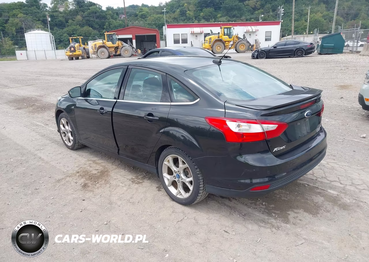 2013 Ford Focus Titanium VIN:1FADP3J26DL121978 - 3