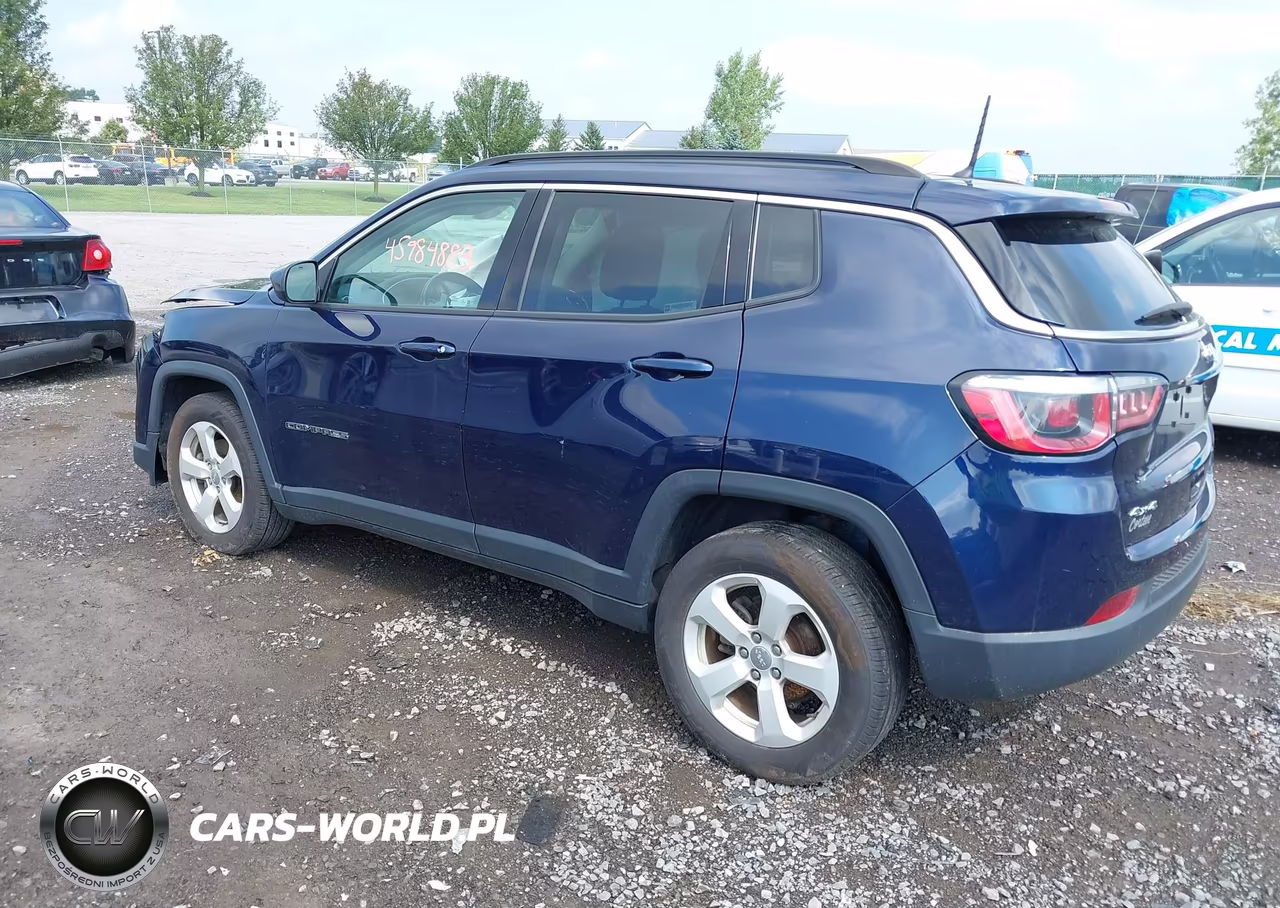 2018 Jeep Compass Latitude 4X4 VIN:3C4NJDBB1JT355336 - 3
