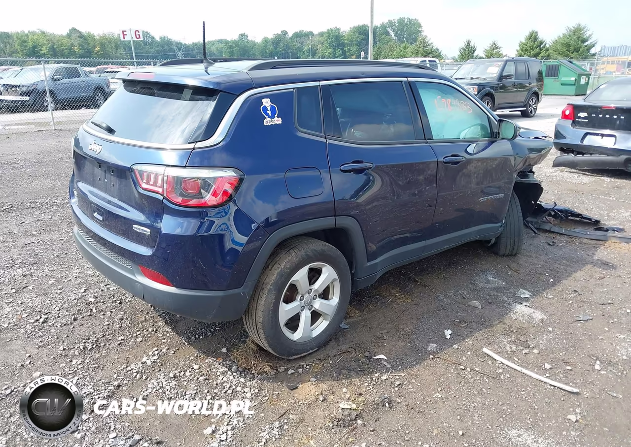 2018 Jeep Compass Latitude 4X4 VIN:3C4NJDBB1JT355336 - 4