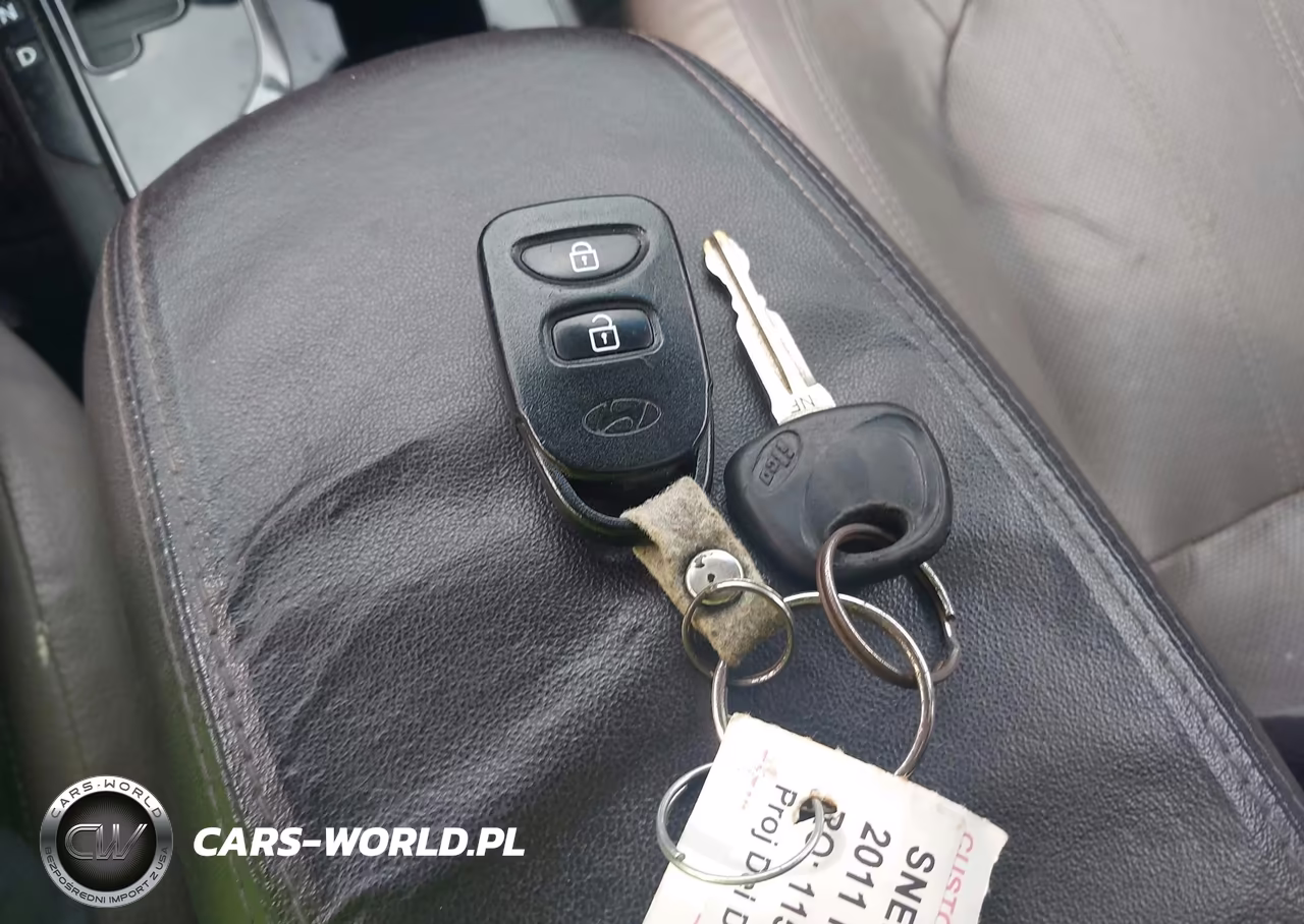2011 Hyundai Tucson Limited VIN:KM8JUCAC3BU243280 - 11