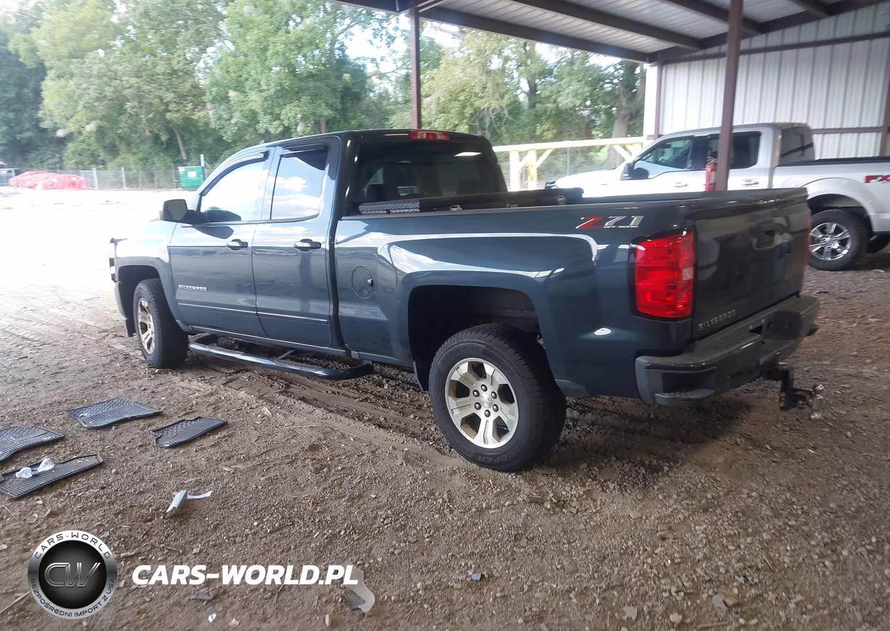 2018 Chevrolet Silverado 1500 2Lt VIN:1GCVKRECXJZ167650 - 3