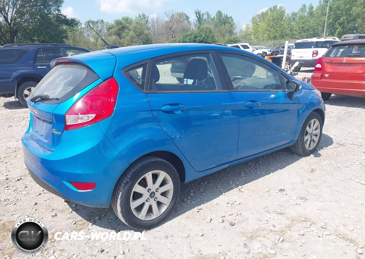 2013 Ford Fiesta Se VIN:3FADP4EJ3DM184297 - 4