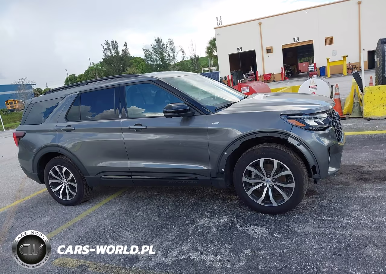 2025 Ford Explorer St-Line VIN:1FMUK8KH5SGC27574 - 13