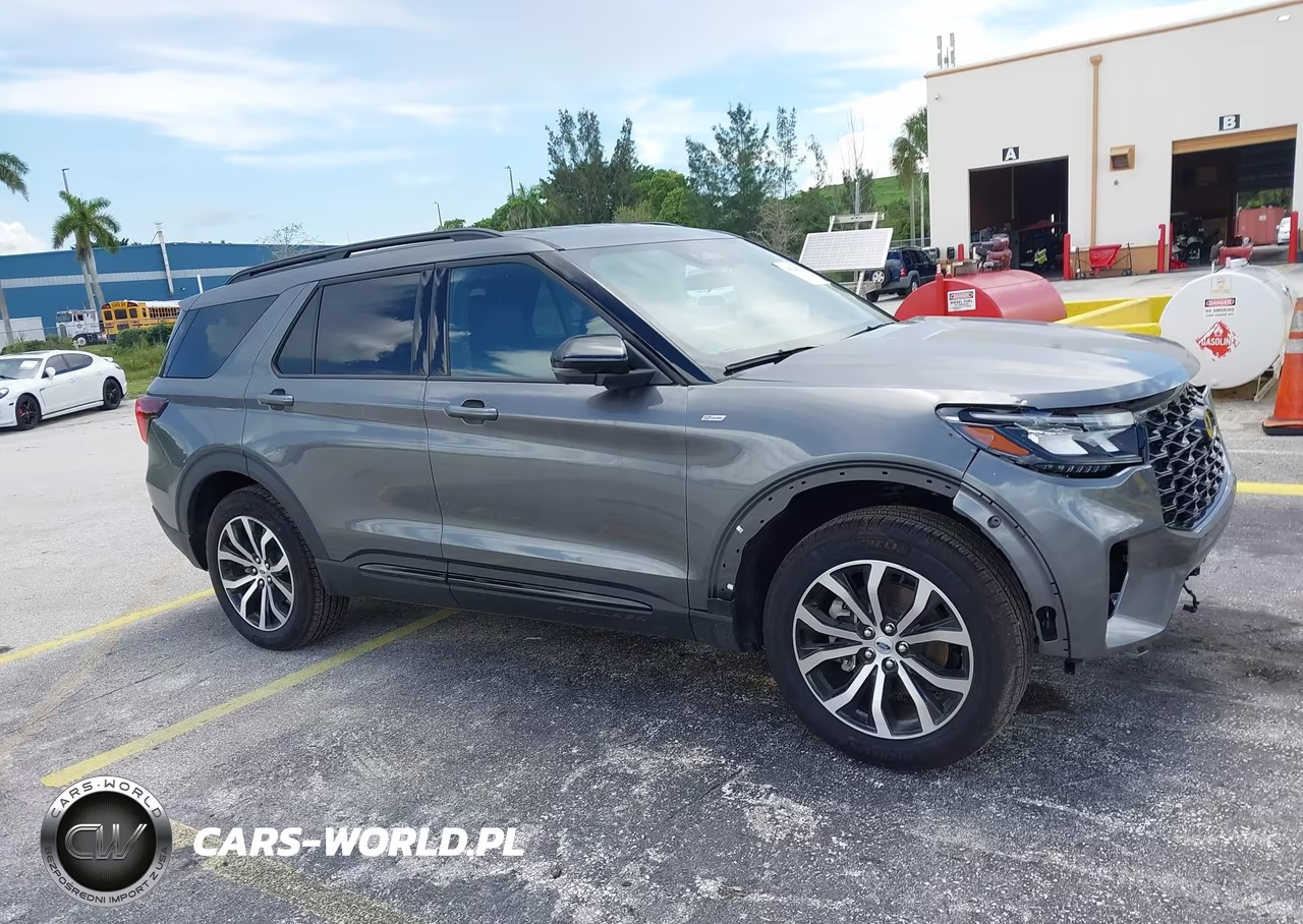 2025 Ford Explorer St-Line VIN:1FMUK8KH5SGC27574 - 18