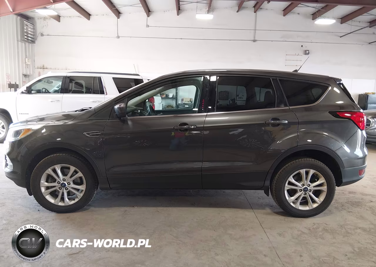 2019 Ford Escape Se VIN:1FMCU9GD9KUA36923 - 14