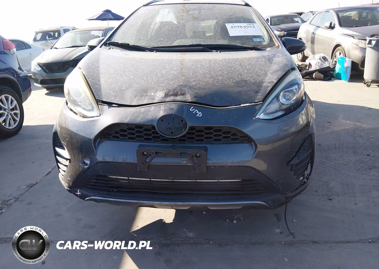 2018 Toyota Prius C Three VIN:JTDKDTB32J1619524 - 17