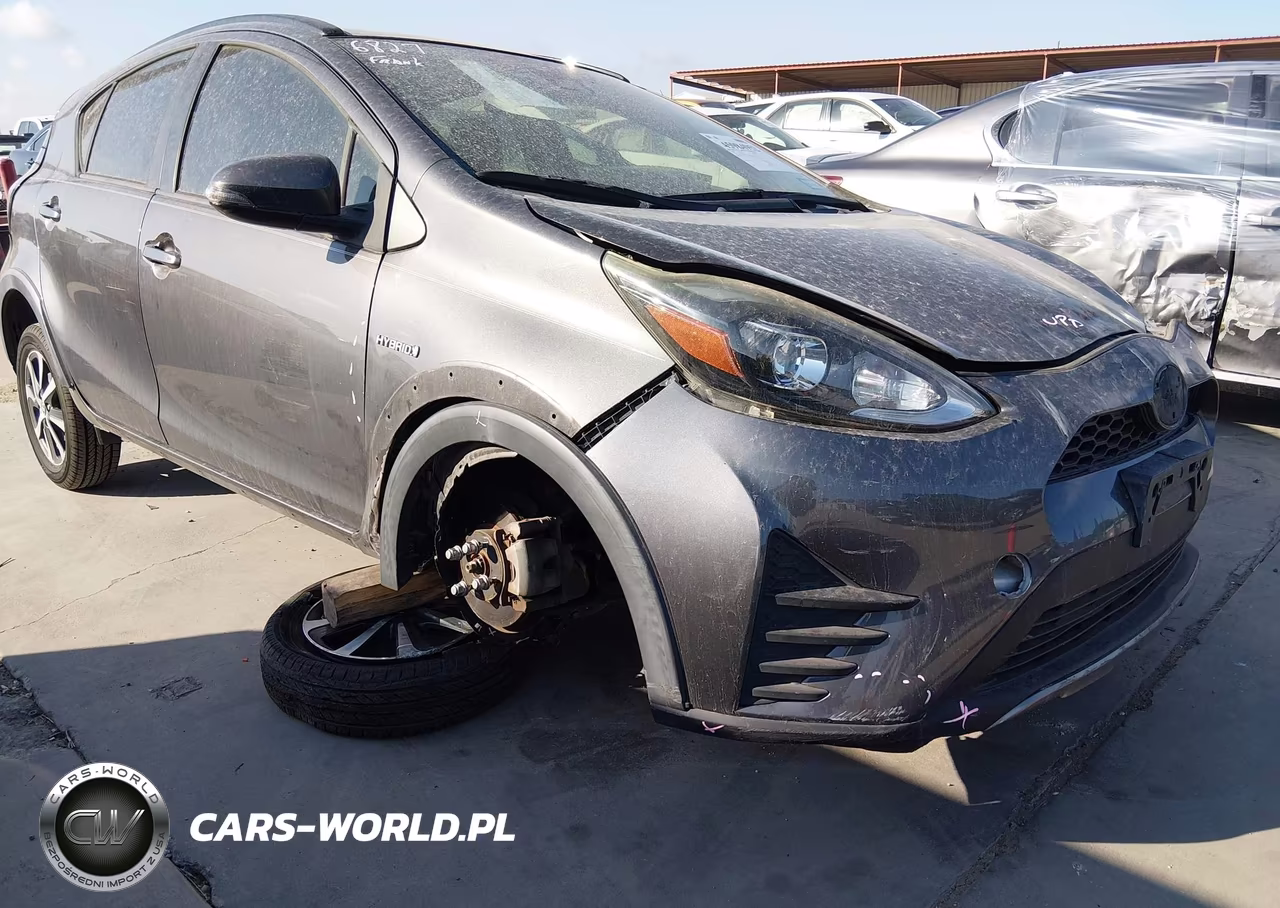 2018 Toyota Prius C Three VIN:JTDKDTB32J1619524 - 18
