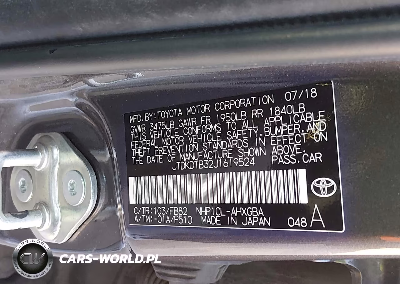 2018 Toyota Prius C Three VIN:JTDKDTB32J1619524 - 9