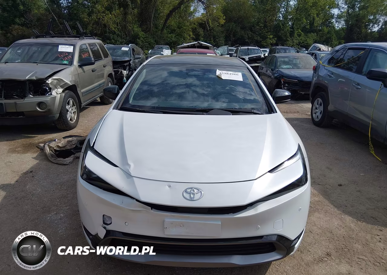 2026 Toyota Prius Xle VIN:JTDACAAU5T3083155 - 12