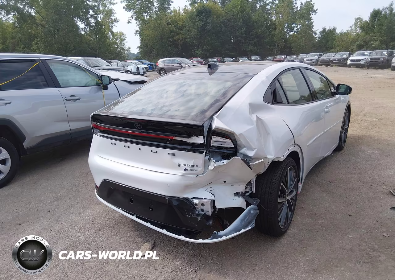 2026 Toyota Prius Xle VIN:JTDACAAU5T3083155 - 4