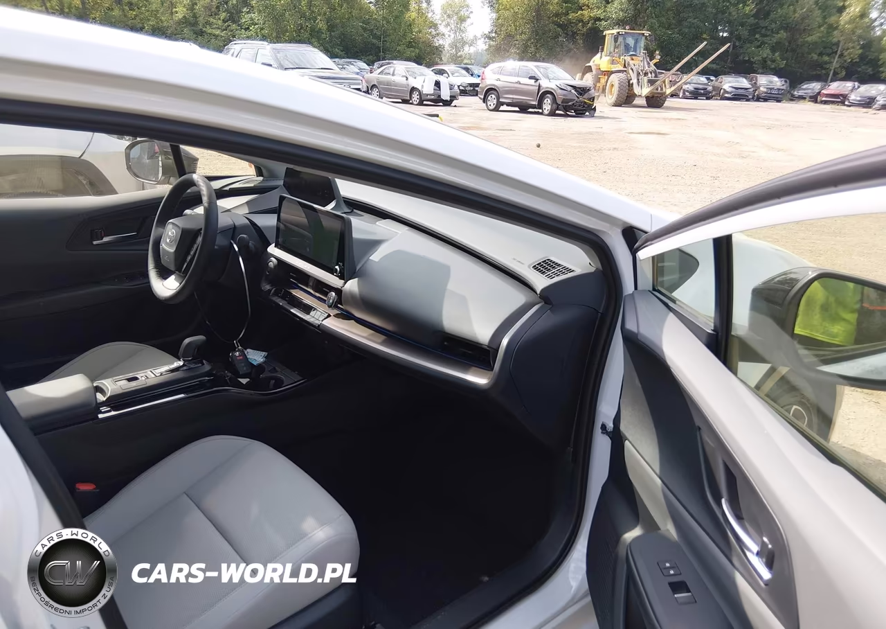 2026 Toyota Prius Xle VIN:JTDACAAU5T3083155 - 5