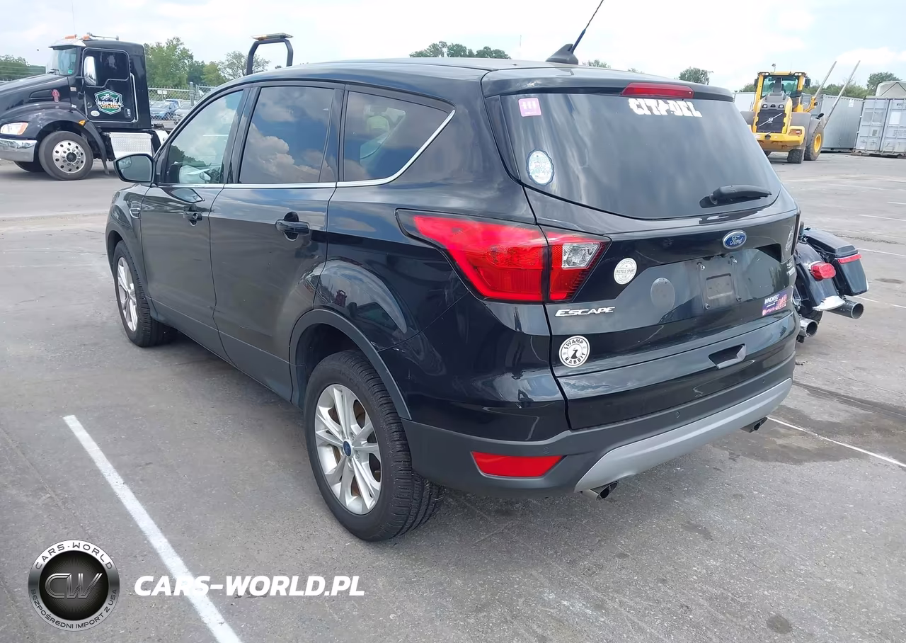 2019 Ford Escape Se VIN:1FMCU0GD2KUB13000 - 3