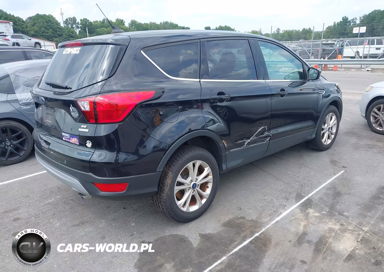 2019 Ford Escape Se VIN:1FMCU0GD2KUB13000 - 4