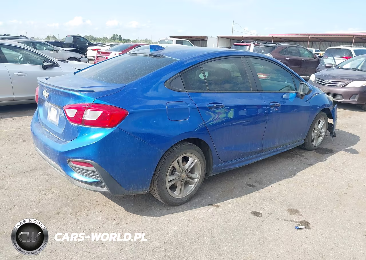2018 Chevrolet Cruze Lt Auto VIN:1G1BE5SM4J7145177 - 4