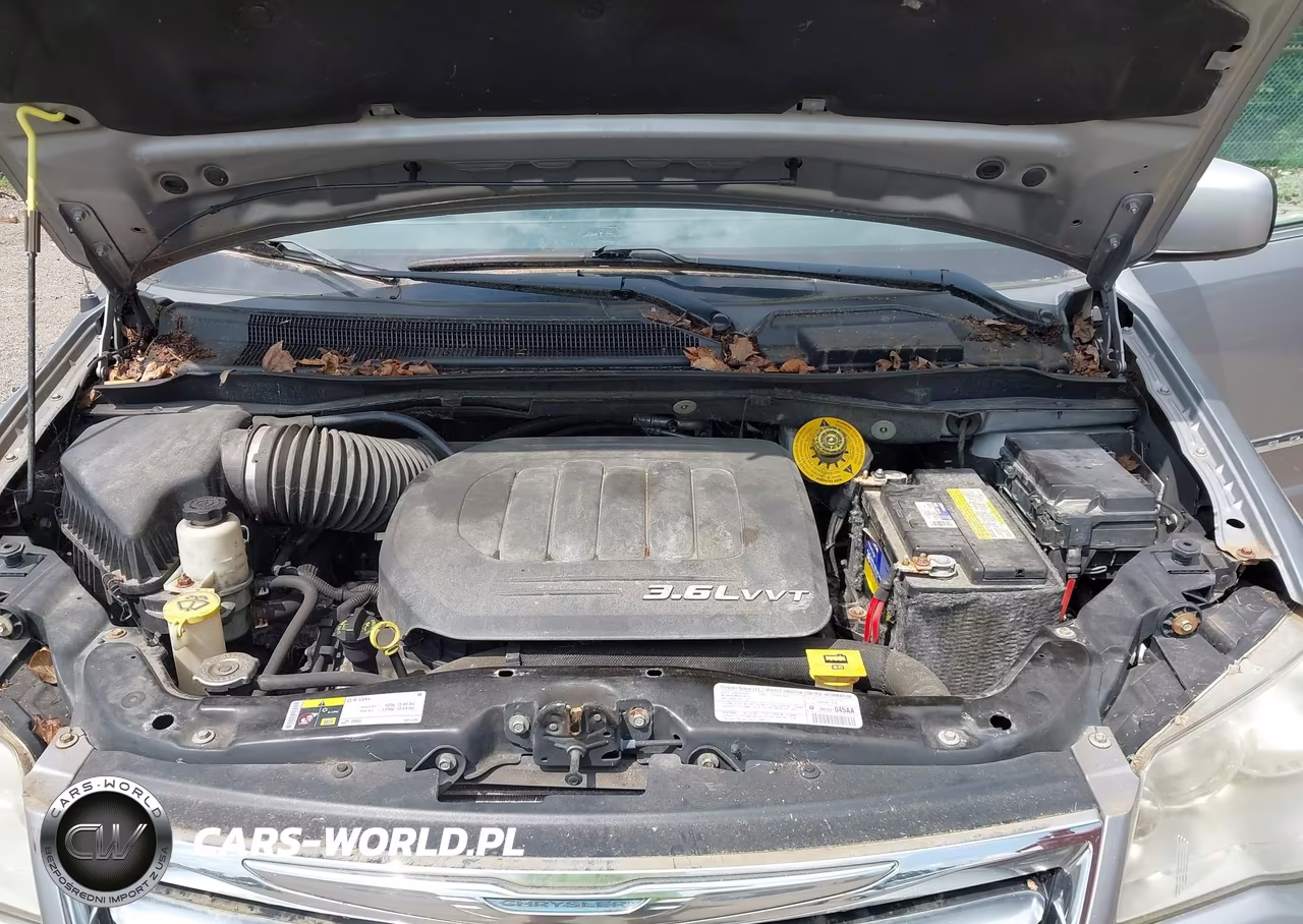2013 Chrysler Town & Country Touring VIN:2C4RC1BG5DR768082 - 10