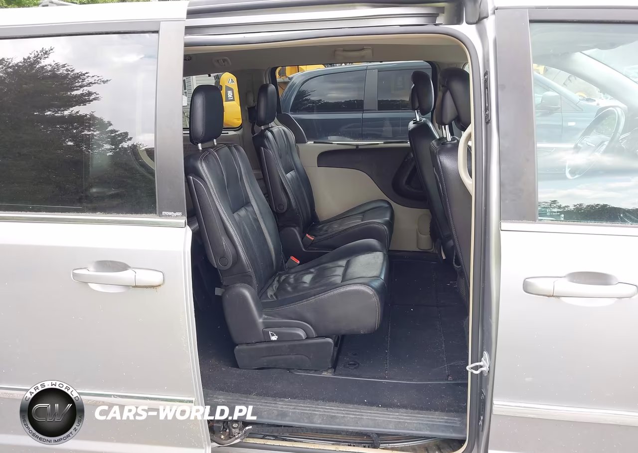 2013 Chrysler Town & Country Touring VIN:2C4RC1BG5DR768082 - 8