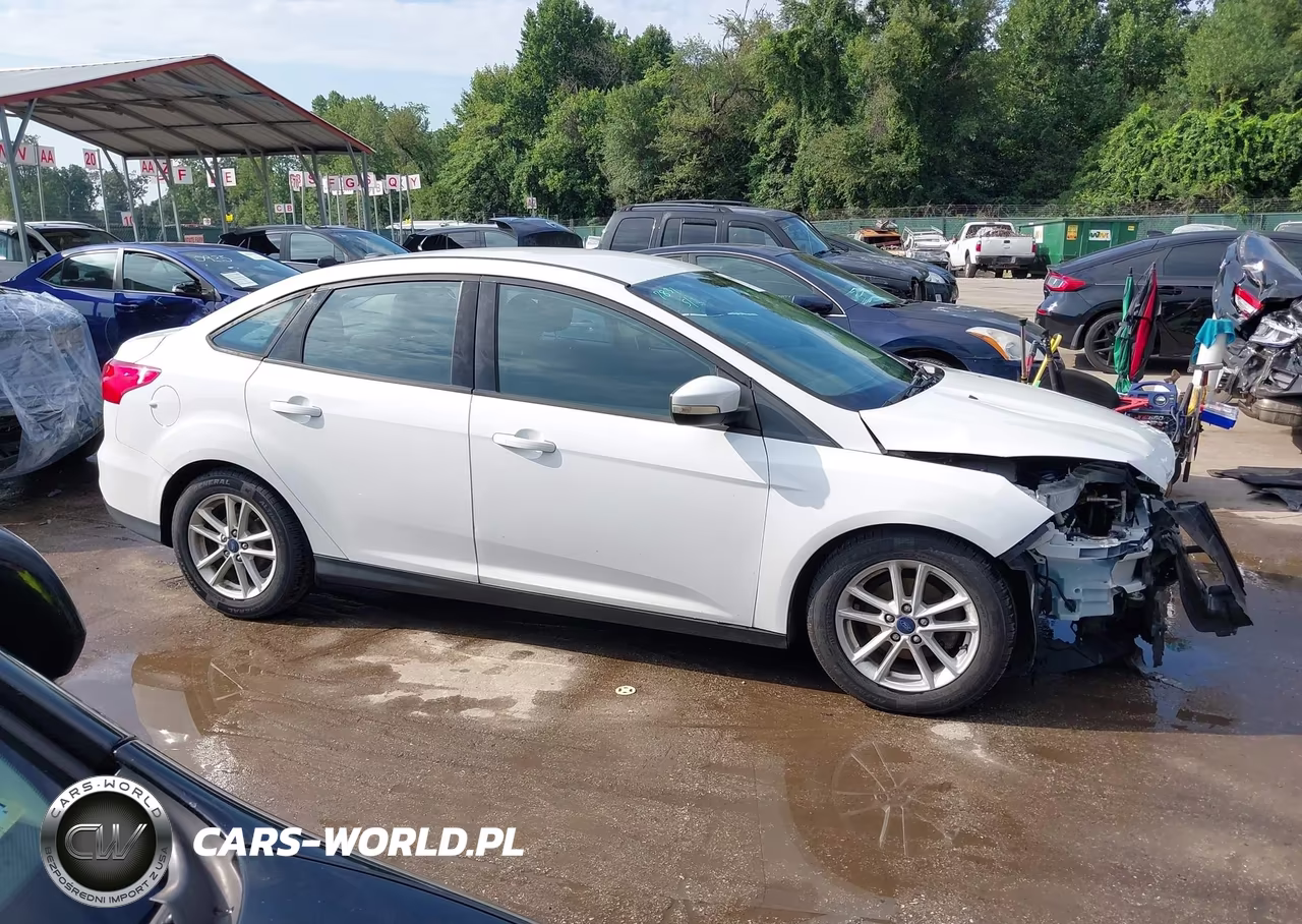 2016 Ford Focus Se VIN:1FADP3F28GL240421 - 14