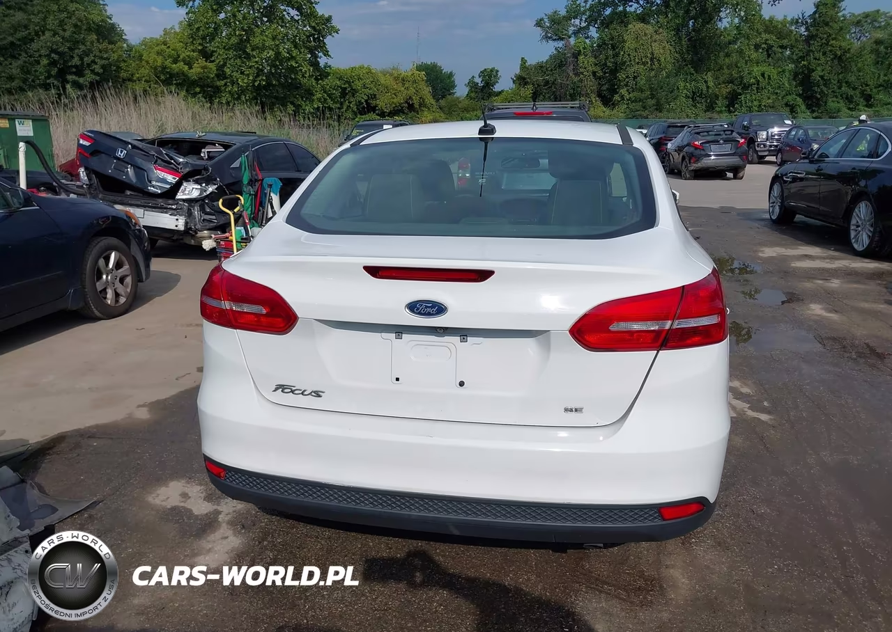 2016 Ford Focus Se VIN:1FADP3F28GL240421 - 17