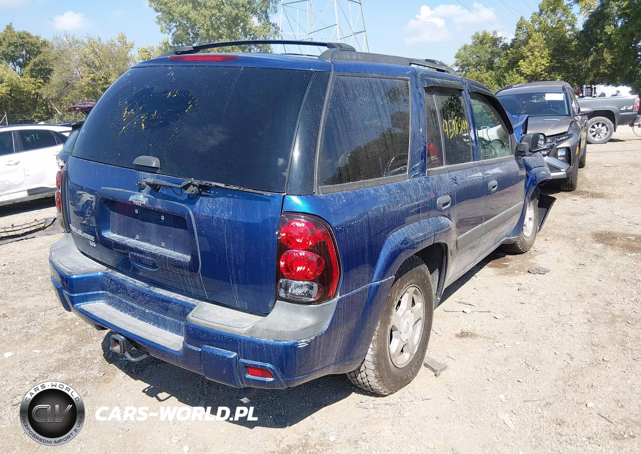 2005 Chevrolet Trailblazer Ls VIN:1GNDT13S752220380 - 4