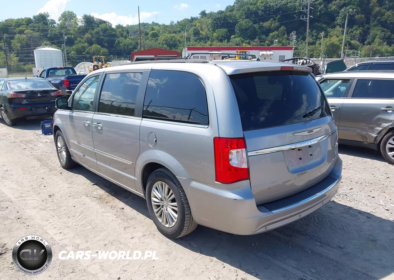 2016 Chrysler Town & Country Touring-L Anniversary Edition VIN:2C4RC1CG8GR129942 - 3