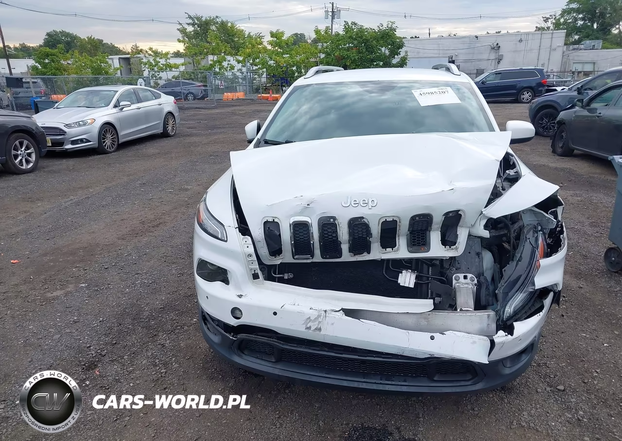 2015 Jeep Cherokee Latitude VIN:1C4PJMCB5FW641179 - 12