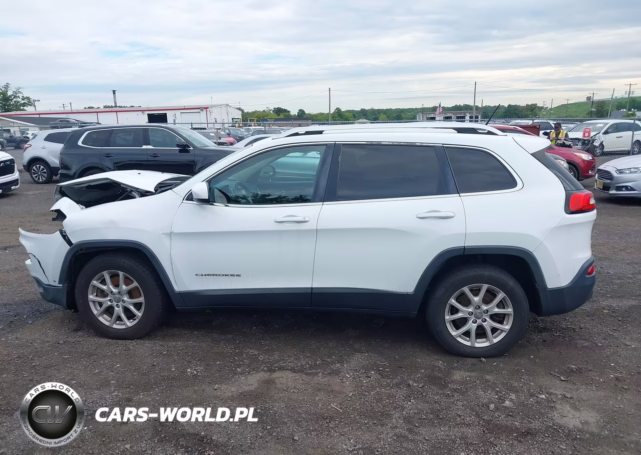 2015 Jeep Cherokee Latitude VIN:1C4PJMCB5FW641179 - 14