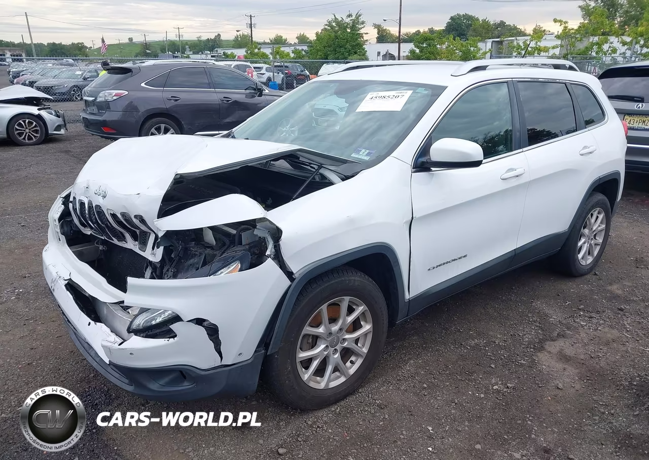 2015 Jeep Cherokee Latitude VIN:1C4PJMCB5FW641179 - 2