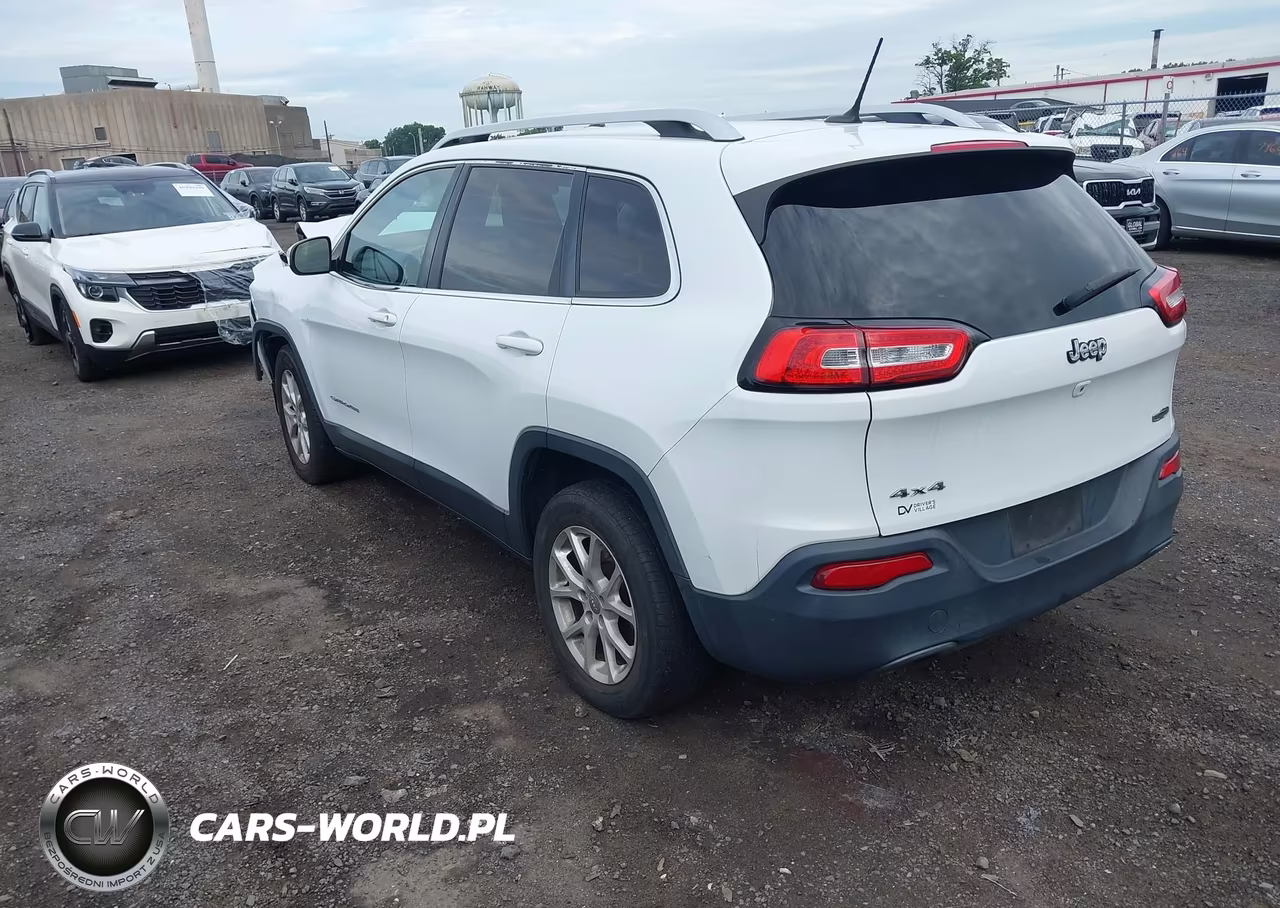 2015 Jeep Cherokee Latitude VIN:1C4PJMCB5FW641179 - 3