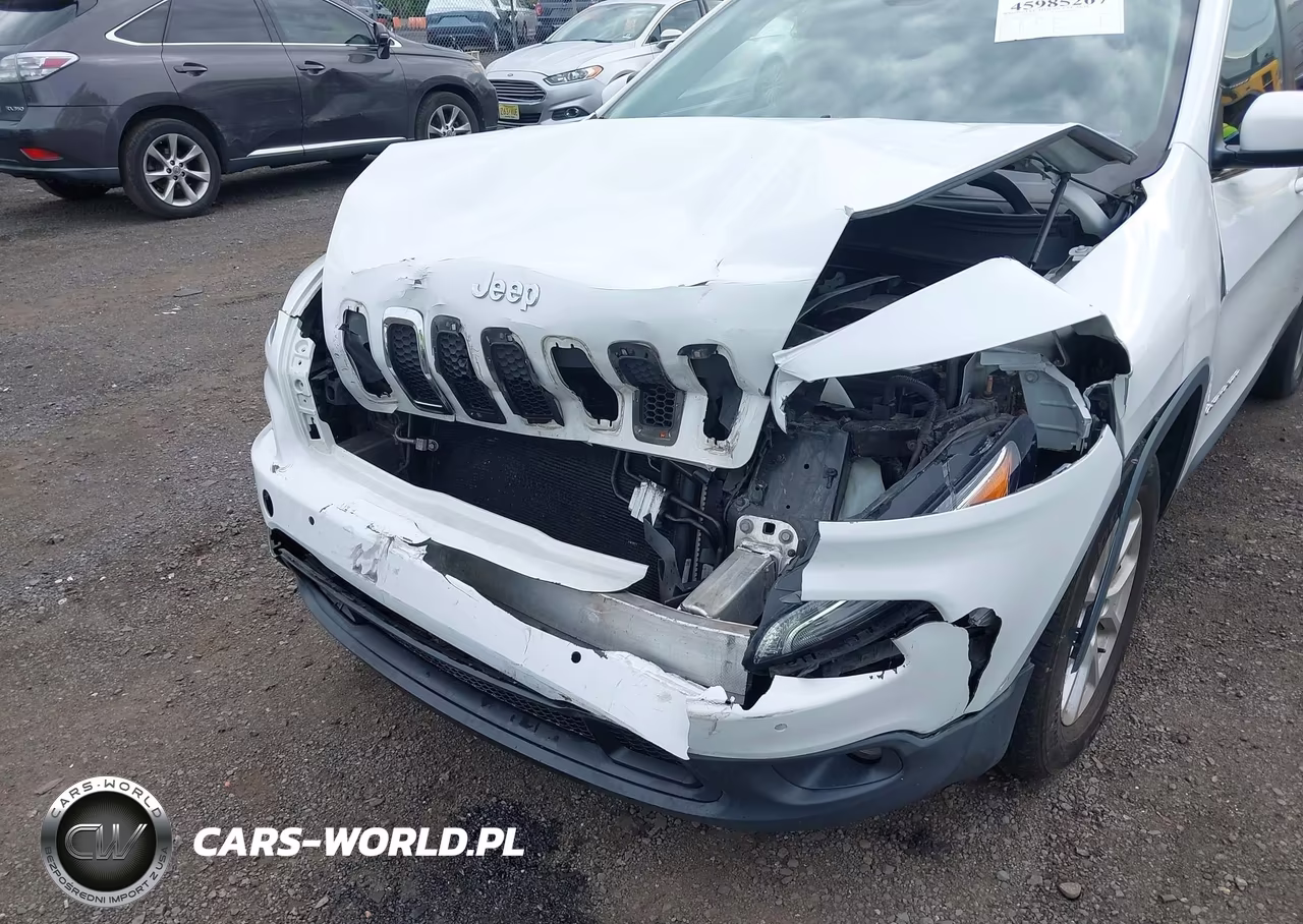2015 Jeep Cherokee Latitude VIN:1C4PJMCB5FW641179 - 6