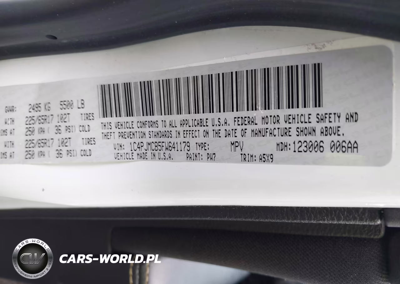 2015 Jeep Cherokee Latitude VIN:1C4PJMCB5FW641179 - 9