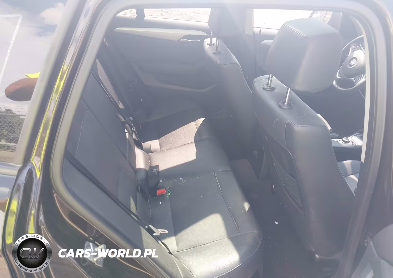 2015 BMW X1 xDrive28I VIN:WBAVL1C5XFVY28348 - 8