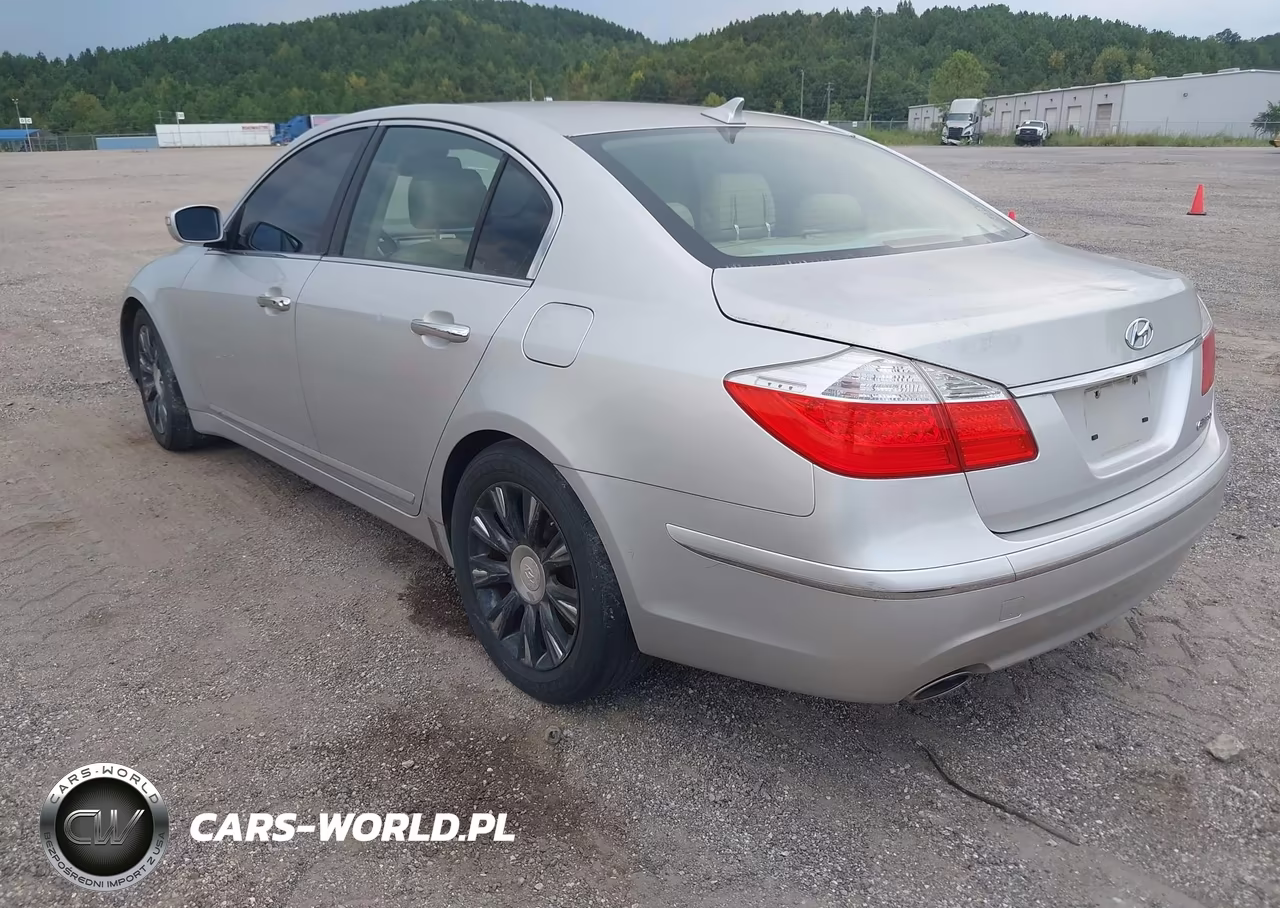 2011 Hyundai Genesis 3.8 VIN:KMHGC4DE1BU123705 - 3