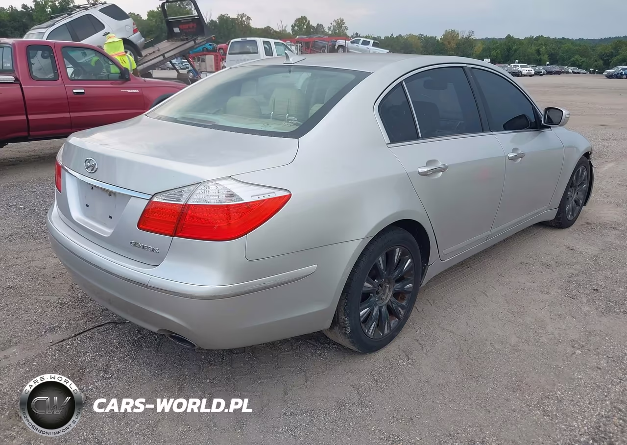 2011 Hyundai Genesis 3.8 VIN:KMHGC4DE1BU123705 - 4