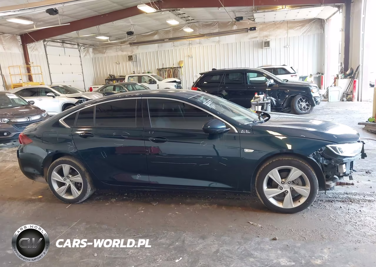 2018 Buick Regal Sportback Preferred VIN:W04GL6SX3J1154212 - 13