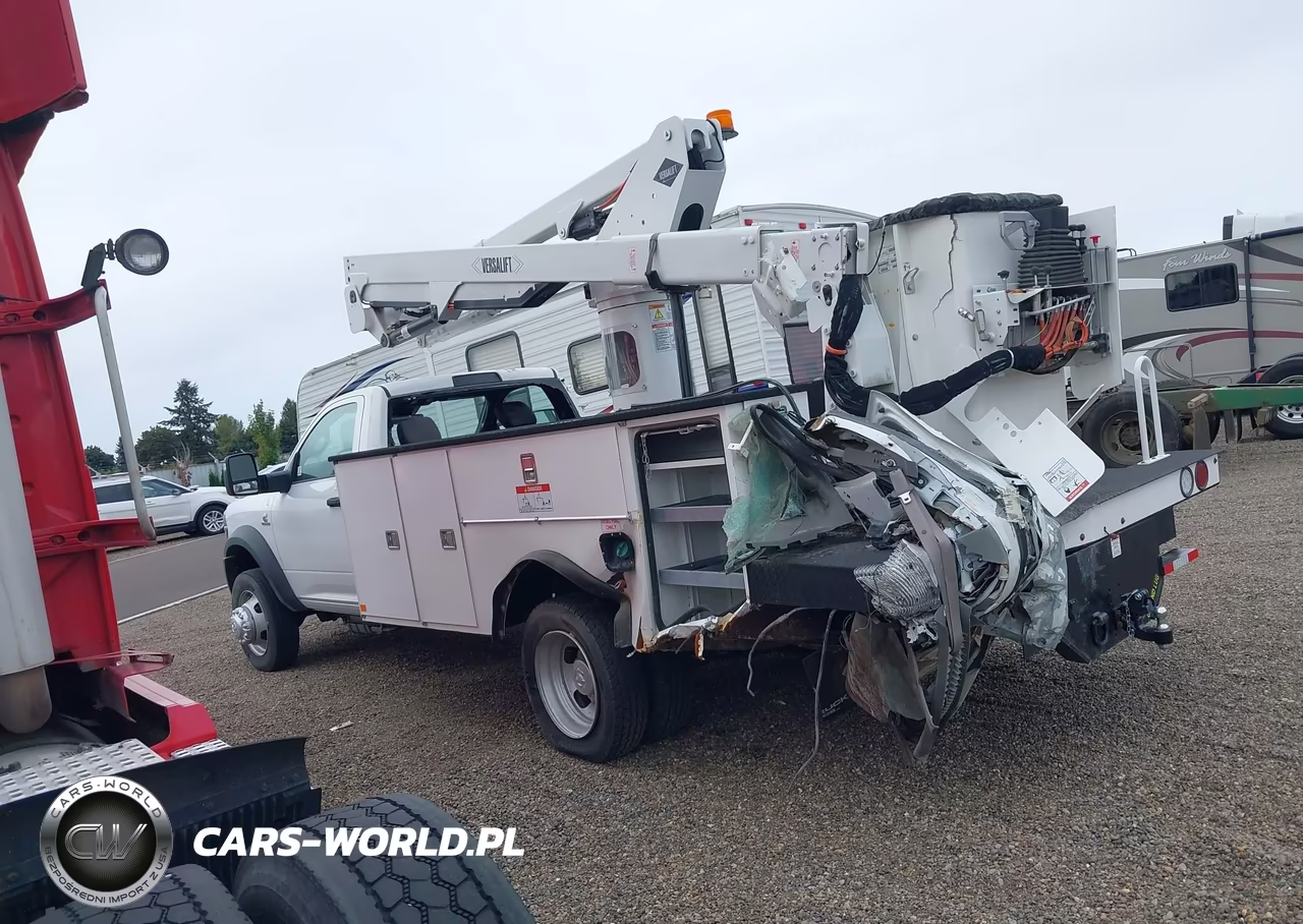 2025 Ram 5500 Chassis With Bucket Lift Tradesman-Big Horn VIN:3C7WRNBL1SG519788 - 17
